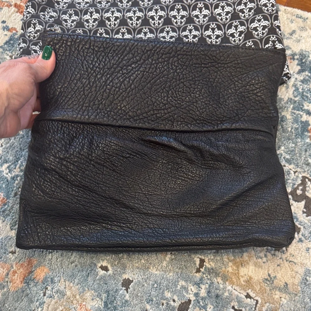 Thomas Wylde Black Textured Clutch with charcoal/pewter rhinestone skull - Picture 7 of 13
